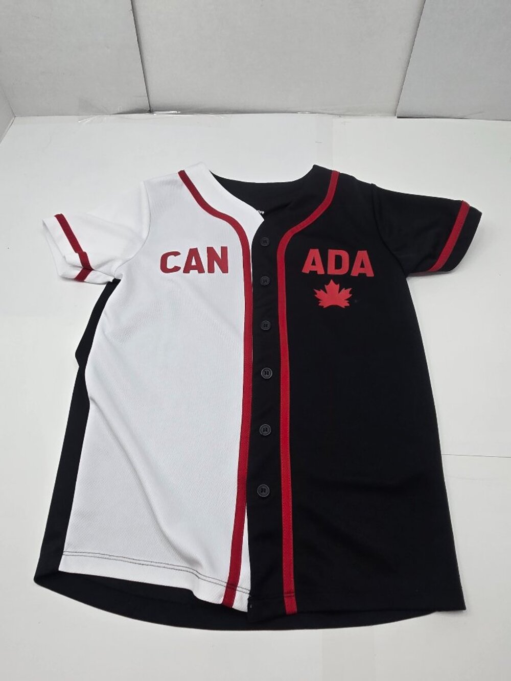 🇨🇦🔥 URBAN ACTIVE CANADA BASEBALL JERSEY – YOUTH M (10/12) – $25 🔥🇨🇦